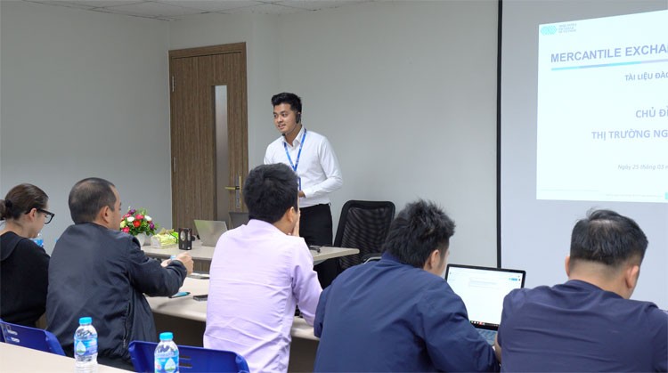 Hỏi đáp Giao dịch Hàng hóa (Số 26): Tập huấn nghiệp vụ giao dịch hàng hóa – Phần 2 Hỏi đáp Giao dịch Hàng hóa (Số 26): Tập huấn nghiệp vụ giao dịch hàng hóa – Phần 2