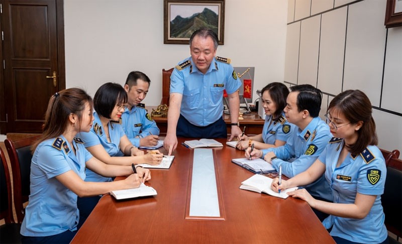 Tăng cường công tác xây dựng Đảng, xây dựng lực lượng quản lý thị trường chính quy, chuyên nghiệp, hiện đại Tăng cường công tác xây dựng Đảng, xây dựng lực lượng quản lý thị trường chính quy, chuyên nghiệp, hiện đại