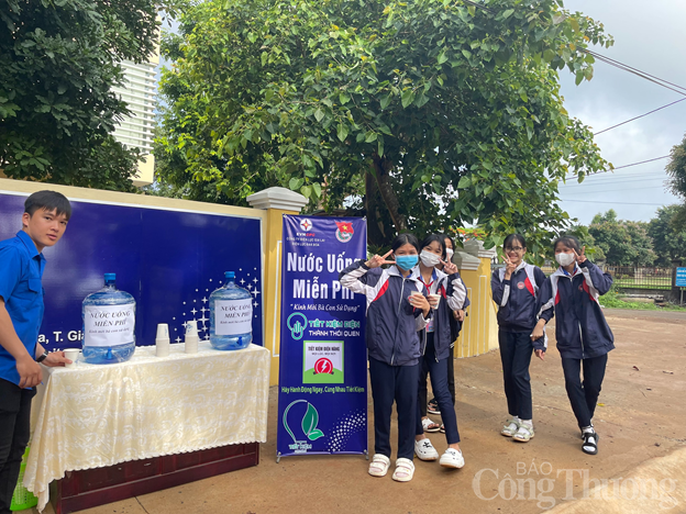 Gia Lai: Hơn 400 đoàn viên thanh niên ngành điện “Đồng hành với khách hàng mùa nắng nóng” Gia Lai: Hơn 400 đoàn viên thanh niên ngành điện “Đồng hành với khách hàng mùa nắng nóng”