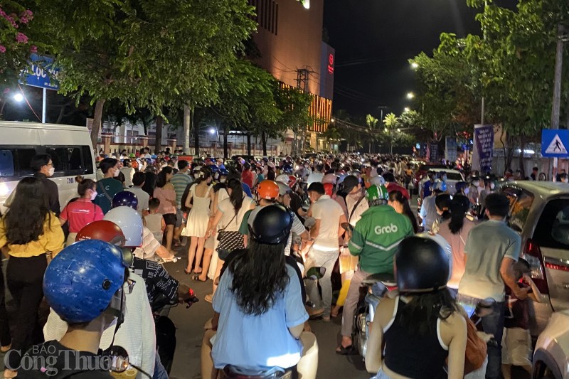 Biển người đổ về Lễ khai mạc Festival Biển Nha Trang 2023