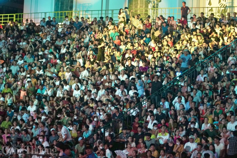 Biển người đổ về Lễ khai mạc Festival Biển Nha Trang 2023