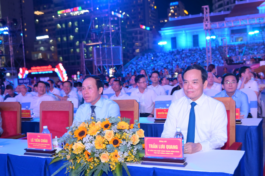Festival Biển Nha Trang-Khánh Hòa 2022 chính thức khai mạc - Ảnh 1. Festival Biển Nha Trang-Khánh Hòa 2022 chính thức khai mạc - Ảnh 1.