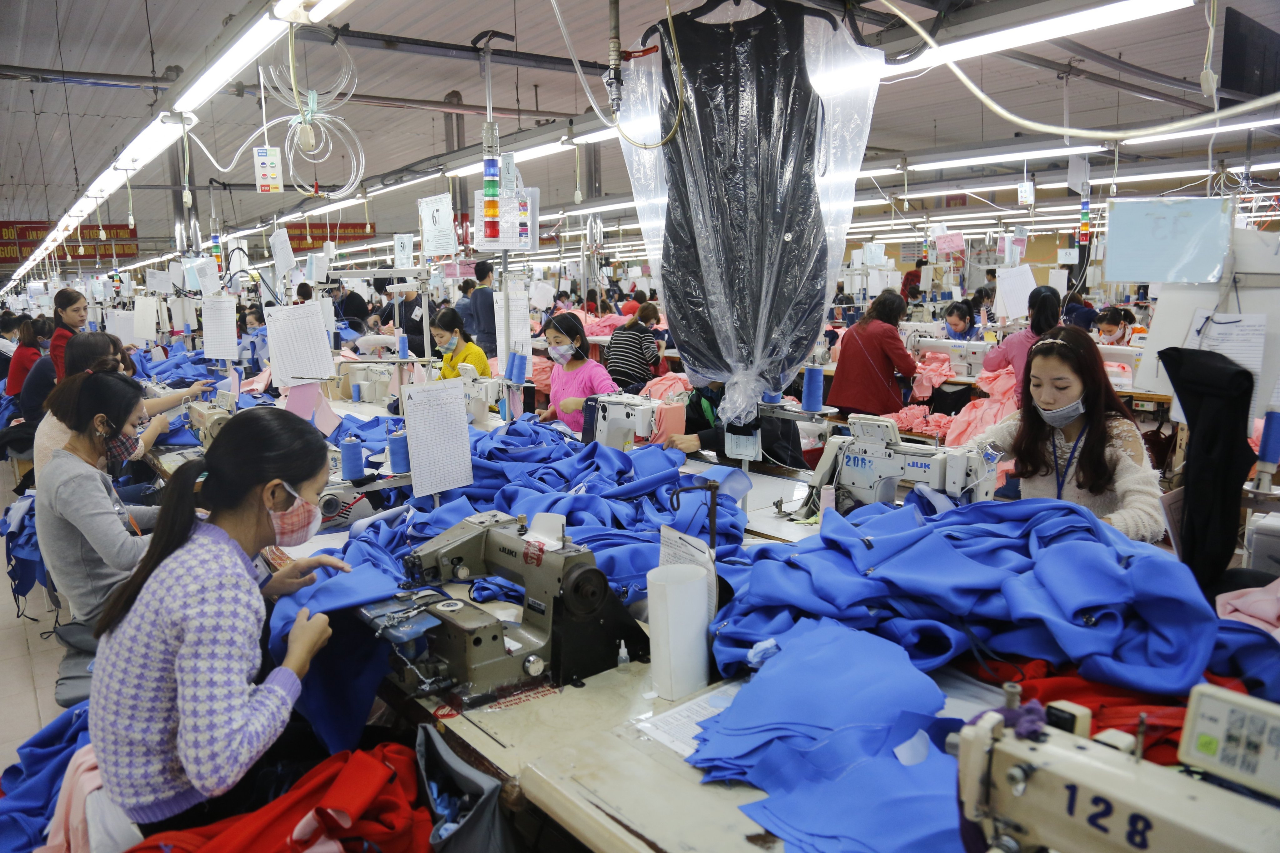 10 lĩnh vực, ngành nghề giảm nhu cầu tuyển dụng lao động 4 tháng đầu năm 2023. Ảnh minh họa: Thanh Hải.