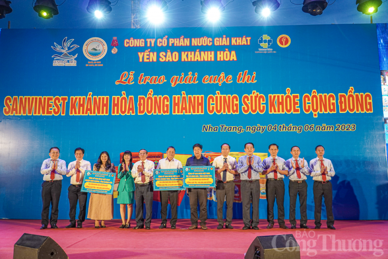 Khánh Hòa: Hỗ trợ gần 500 triệu đồng xây dựng nhà Đại đoàn kết Khánh Hòa: Hỗ trợ gần 500 triệu đồng xây dựng nhà Đại đoàn kết