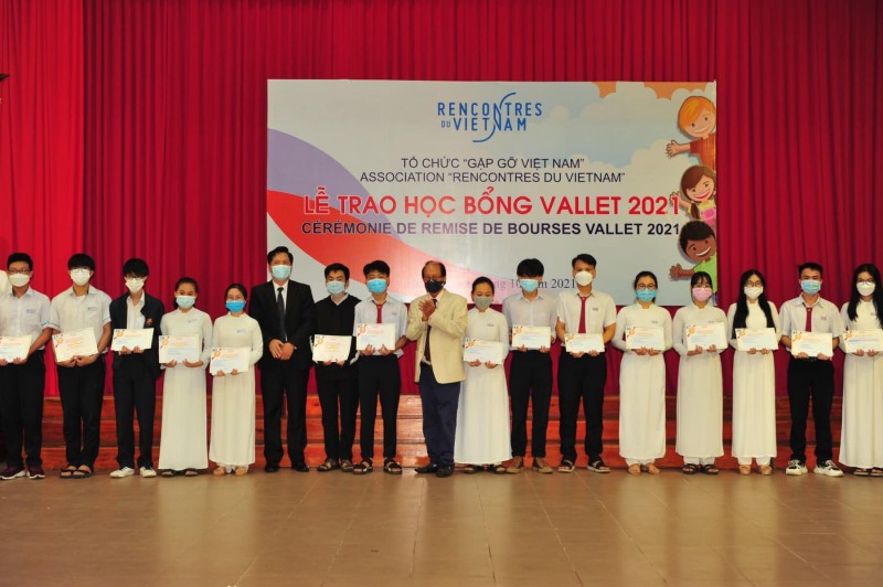 Bài 2: Hiệu quả từ các mô hình thu hút trí thức Kiều bào Bài 2: Hiệu quả từ các mô hình thu hút trí thức Kiều bào