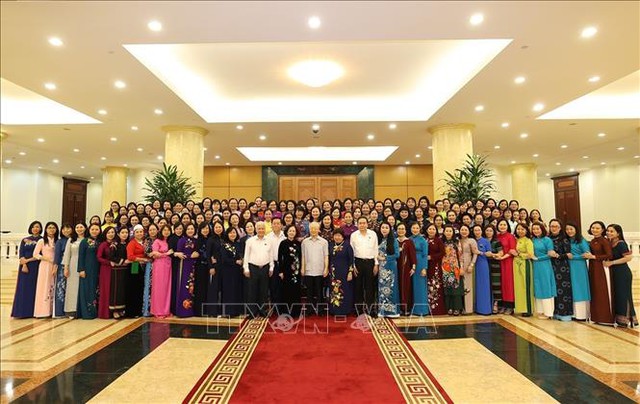 Tổng Bí thư Nguyễn Phú Trọng gặp mặt Nhóm nữ đại biểu Quốc hội Việt Nam khóa XV - Ảnh 2. Tổng Bí thư Nguyễn Phú Trọng gặp mặt Nhóm nữ đại biểu Quốc hội Việt Nam khóa XV - Ảnh 2.