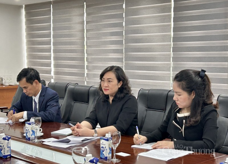 Thứ trưởng Phan Thị Thắng trao đổi với Công ty Phát triển Abu Dhabi Thứ trưởng Phan Thị Thắng trao đổi với Công ty Phát triển Abu Dhabi