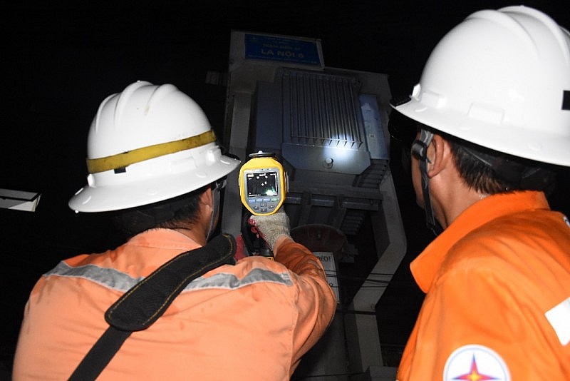 Ngành điện Thủ đô sử dụng loa phát thanh tuyên truyền tiết kiệm điện