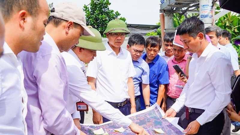 Lãnh đạo TP Hải Phòng Lê Anh Quân kiểm tra, tháo gỡ khó khăn, tại dự án Khu công nghiệp An Dương (Ảnh Cổng TTĐT Hải Phòng)