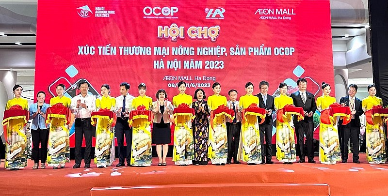 Khai mạc Hội chợ xúc tiến thương mại nông nghiệp, sản phẩm OCOP Hà Nội 2023 Khai mạc Hội chợ xúc tiến thương mại nông nghiệp, sản phẩm OCOP Hà Nội 2023
