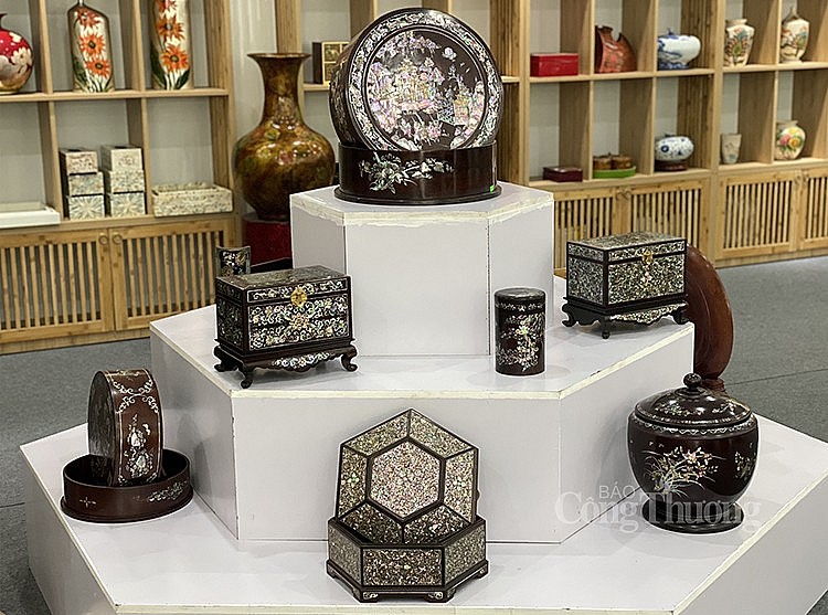 Các sản phẩm tham gia trưng bày tại triển lãm Các sản phẩm tham gia trưng bày tại triển lãm