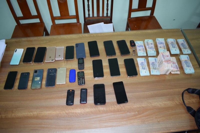 Phá đường dây cá độ bóng đá, mua bán số đề quy mô 2.000 tỷ đồng Phá đường dây cá độ bóng đá, mua bán số đề quy mô 2.000 tỷ đồng