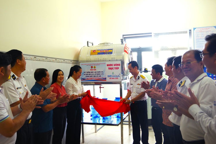 Bàn giao 2 công trình hệ thống máy lọc nước RO cho Lữ đoàn 175 Bàn giao 2 công trình hệ thống máy lọc nước RO cho Lữ đoàn 175