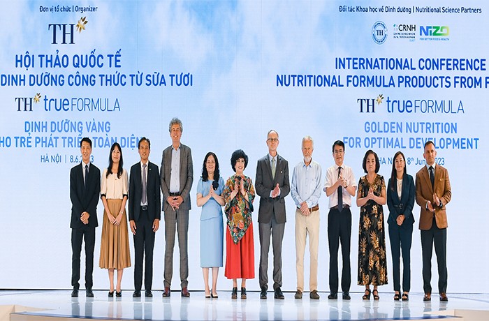 Dinh dưỡng công thức từ sữa tươi : Giải pháp đột phá giúp trẻ phát triển toàn diện Dinh dưỡng công thức từ sữa tươi : Giải pháp đột phá giúp trẻ phát triển toàn diện