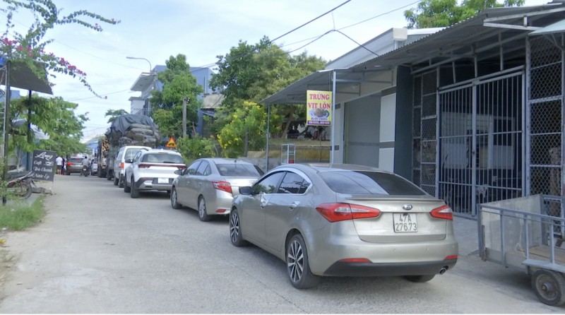 Quảng Nam: Người dân móng ngóng chuyến phà an toàn ra xã đảo Tam Hải