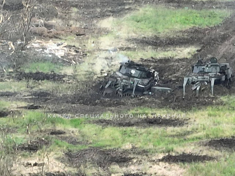 Nhiều khí tài hiện đại được Mỹ và phương Tây viện trợ được tung vào trận, nhưng không thay đổi được cục diện chiến trường. Nhiều khí tài hiện đại được Mỹ và phương Tây viện trợ được tung vào trận, nhưng không thay đổi được cục diện chiến trường.