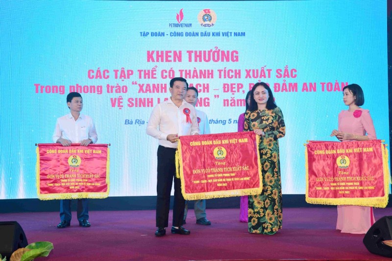 Công đoàn Dầu khí Việt Nam: Nhiều việc làm điển hình hướng về người lao động Công đoàn Dầu khí Việt Nam: Nhiều việc làm điển hình hướng về người lao động