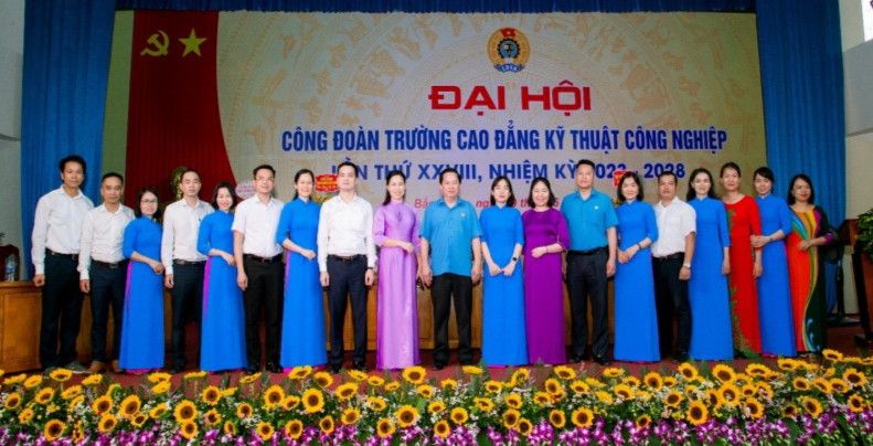 Công đoàn Trường Cao đẳng Kỹ thuật Công nghiệp: Sáng tạo, phù hợp với thực tiễn Công đoàn Trường Cao đẳng Kỹ thuật Công nghiệp: Sáng tạo, phù hợp với thực tiễn