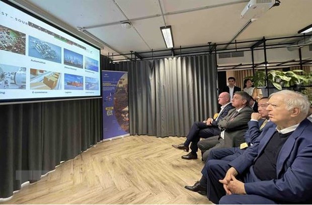 Tăng cường hợp tác Việt Nam-Bỉ trong lĩnh vực cảng biển hình ảnh 2 Tang cuong hop tac Viet Nam-Bi trong linh vuc cang bien hinh anh 2