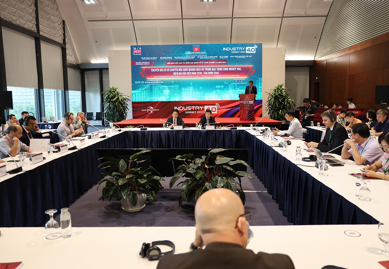 Chuyển đổi số và chuyển đổi xanh ngành dịch vụ: Nhiều lĩnh vực phát triển chưa tương xứng với tiềm năng