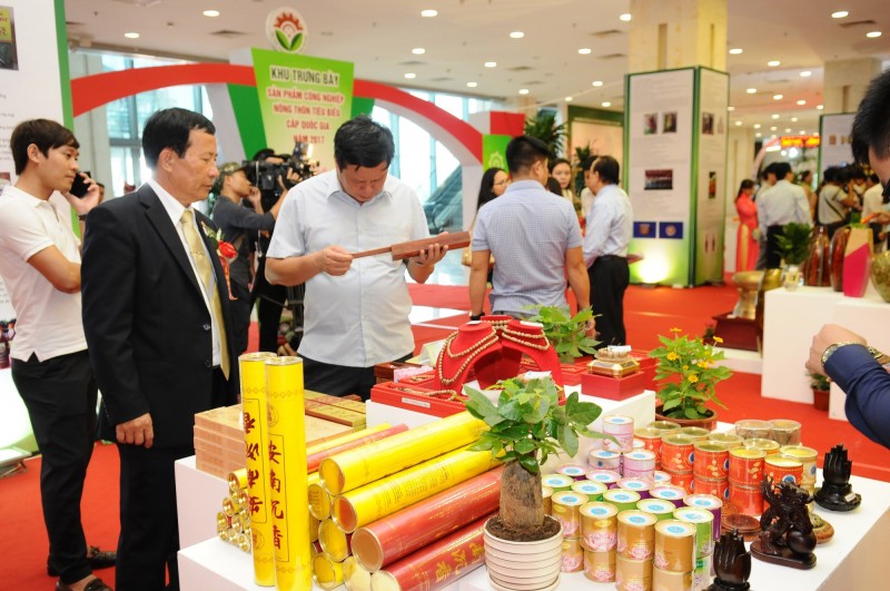 Mảnh ghép sáng màu trong bức tranh hoạt động khuyến công Mảnh ghép sáng màu trong bức tranh hoạt động khuyến công