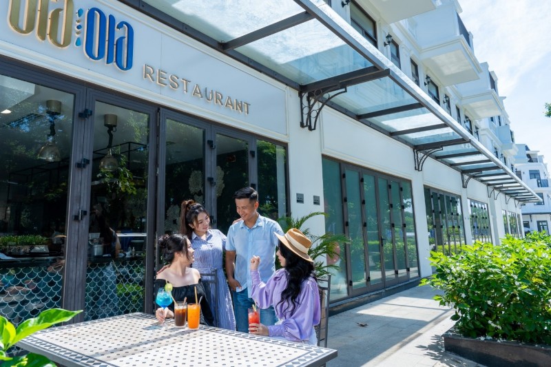 Giới trẻ yêu thích không gian thư thái, hương vị cafe quyến rũ và các món ẩm thực mang phong cách Châu Âu tại nhà hàng Ola Ola trong khu đô thị La Vida Residences