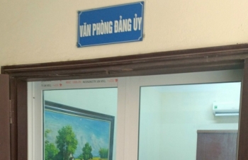 Hà Nội: Một số cơ quan bật điều hòa, quạt, bóng điện khi không có người trong phòng