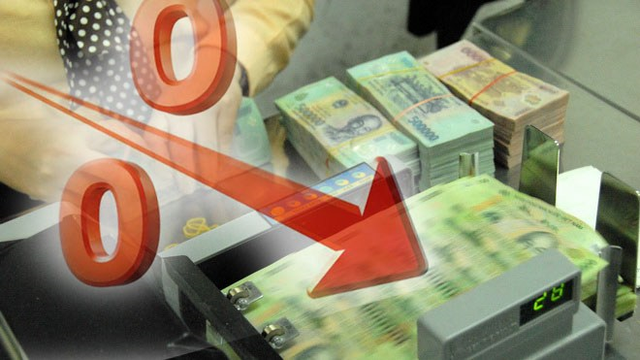 Sau quyết định giảm lãi suất điều hành của Ngân hàng Nhà nước, không chỉ ngân hàng thương mại lớn, mà ngay các ngân hàng thương mại nhỏ cũng đã điều chỉnh biểu lãi suất. 