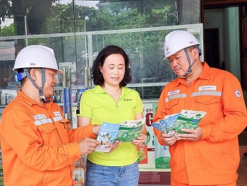 Công suất phụ tải tăng 13,59%, EVNNPC đẩy mạnh tuyên truyền tiết kiệm điện