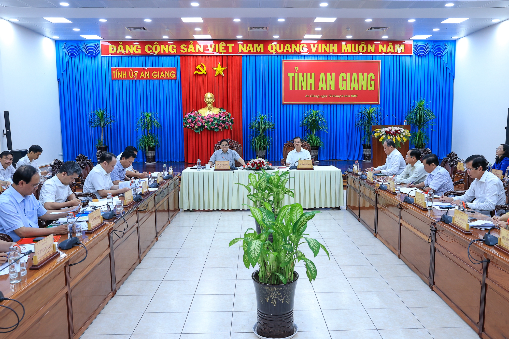 Thủ tướng: An Giang cần đột phá về tư duy, cách làm để phát triển bứt phá - Ảnh 1. Thủ tướng: An Giang cần đột phá về tư duy, cách làm để phát triển bứt phá - Ảnh 1.