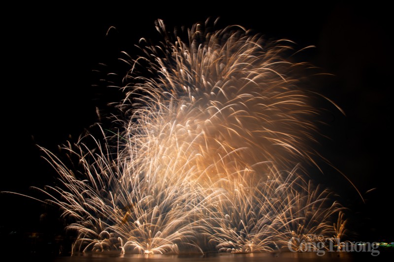 Lễ hội pháo hoa quốc tế Đà Nẵng: Úc và Ý