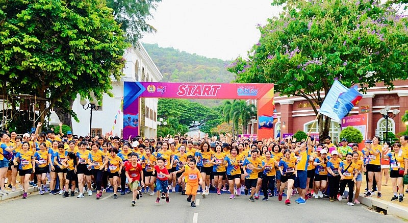 Vì một Vietsovpetro phát triển bền vững Vì một Vietsovpetro phát triển bền vững