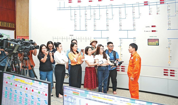 Doanh nghiệp và báo chí: Quan hệ tương hỗ, bền chặt