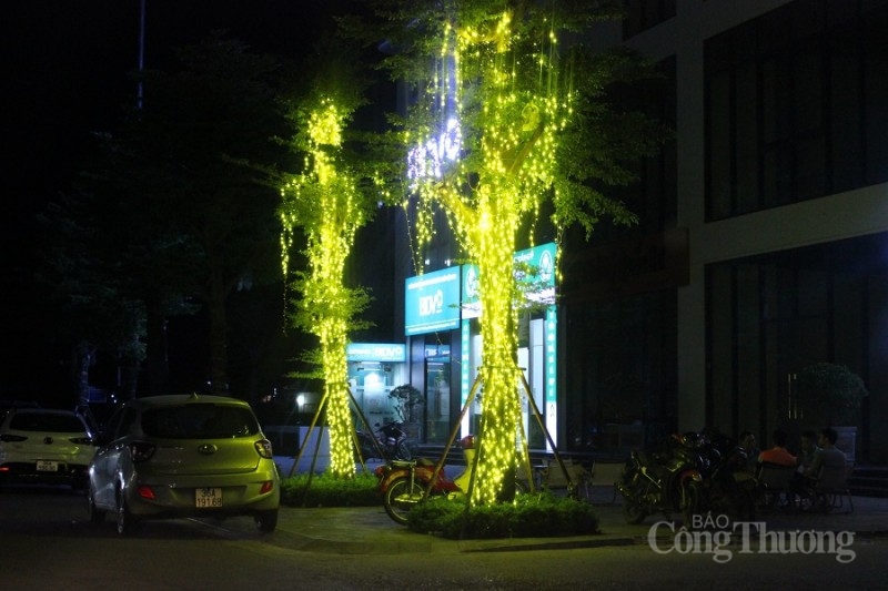 Thanh Hóa: Người dân, hộ kinh doanh ở nhiều tuyến phố vẫn sử dụng lãng phí điện Thanh Hóa: Người dân, hộ kinh doanh ở nhiều tuyến phố vẫn sử dụng lãng phí điện