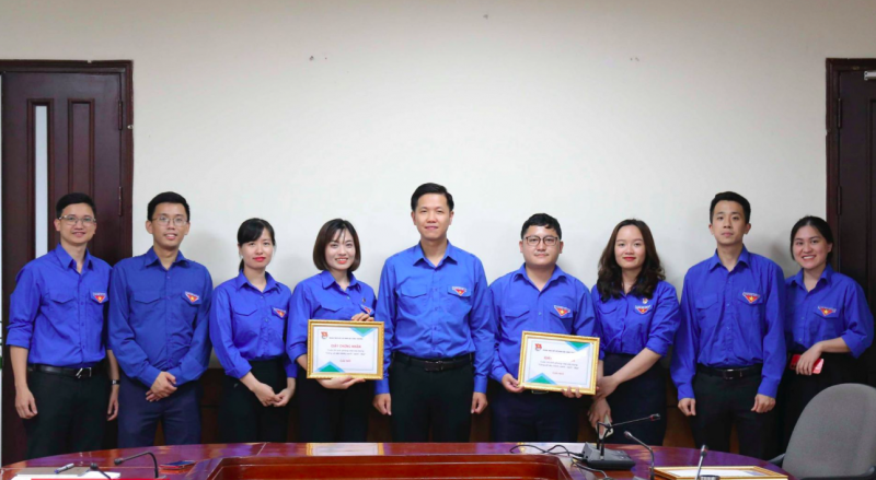 Giải Nhì thuộc về Đoàn Thanh niên Uỷ ban Cạnh tranh Quốc gia và Đoàn Thanh niên Cục Công Thương địa phương Giải Nhì thuộc về Đoàn Thanh niên Uỷ ban Cạnh tranh Quốc gia và Đoàn Thanh niên Cục Công Thương địa phương