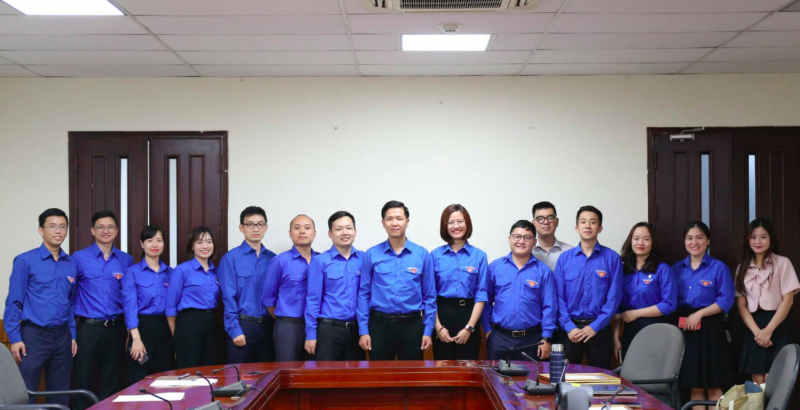 Phong trào thi đua xây dựng “Công sở văn minh, xanh - sạch - đẹp” đã đạt được những kết quả nổi bật, góp sức lan toả giữ gìn vệ sinh môi trường, cảnh quan khuôn viên trụ sở Bộ Công Thương. Phong trào thi đua xây dựng “Công sở văn minh, xanh - sạch - đẹp” đã đạt được những kết quả nổi bật, góp sức lan toả giữ gìn vệ sinh môi trường, cảnh quan khuôn viên trụ sở Bộ Công Thương.