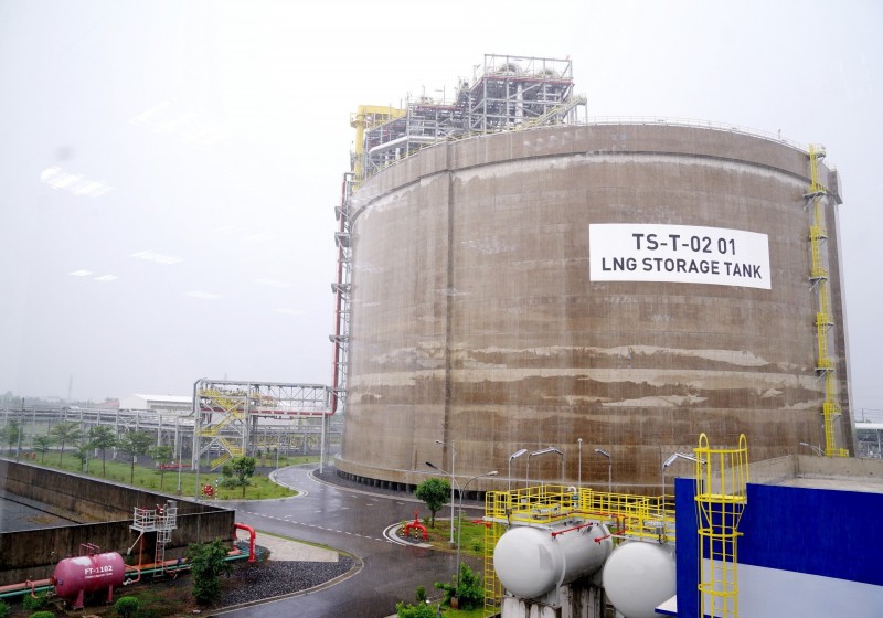 Kho cảng PV GAS Vũng Tàu vận hành liên tục, hoàn thành tốt nhiệm vụ được giao, xây dựng và duy trì nền văn hoá An toàn - Chất lượng - Hiệu quả. Kho cảng PV GAS Vũng Tàu vận hành liên tục, hoàn thành tốt nhiệm vụ được giao, xây dựng và duy trì nền văn hoá An toàn - Chất lượng - Hiệu quả.