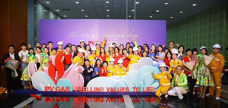 Niềm vui gặp mặt và chia sẻ nghệ thuật là thành quả to lớn nhất mà Công đoàn PV GAS mang lại cho NLĐ mỗi kỳ hội diễn Niềm vui gặp mặt và chia sẻ nghệ thuật là thành quả to lớn nhất mà Công đoàn PV GAS mang lại cho NLĐ mỗi kỳ hội diễn