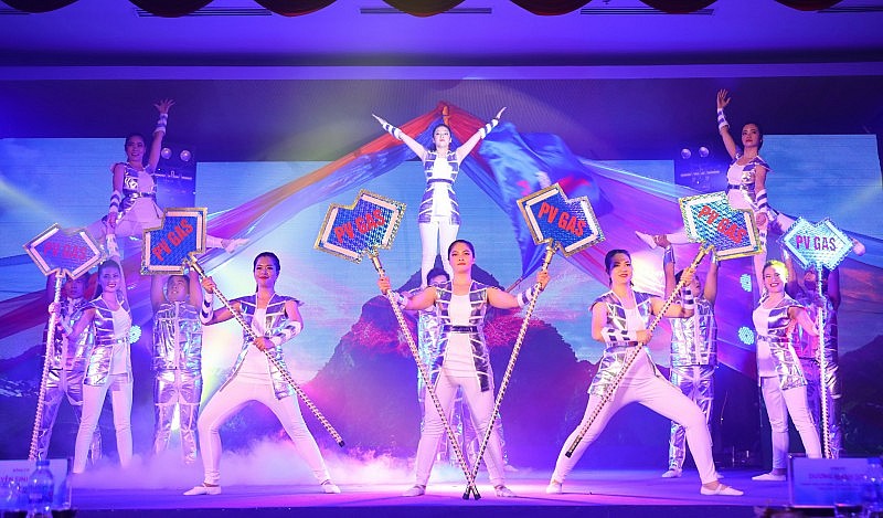 Hội diễn NTQC PV GAS 2020 đã từng tạo nên tiếng vang lớn về mọi mặt, có lực lượng tham gia đông đảo và đạt chất lượng nghệ thuật cao Hội diễn NTQC PV GAS 2020 đã từng tạo nên tiếng vang lớn về mọi mặt, có lực lượng tham gia đông đảo và đạt chất lượng nghệ thuật cao