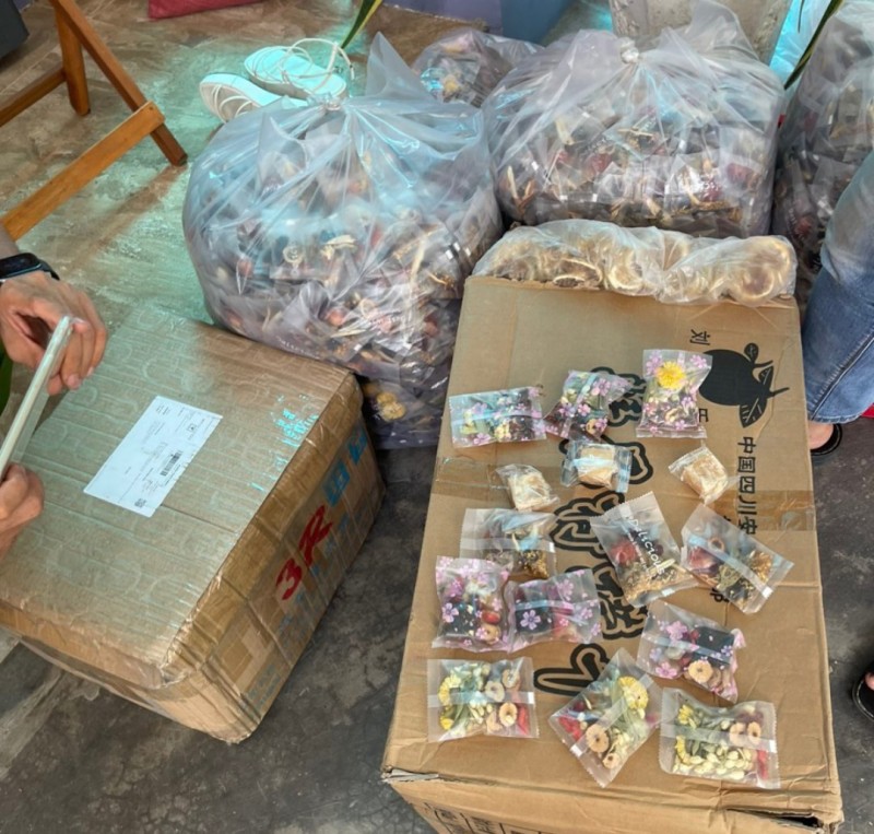 8.100 gói trà thanh nhiệt không rõ nguồn gốc 