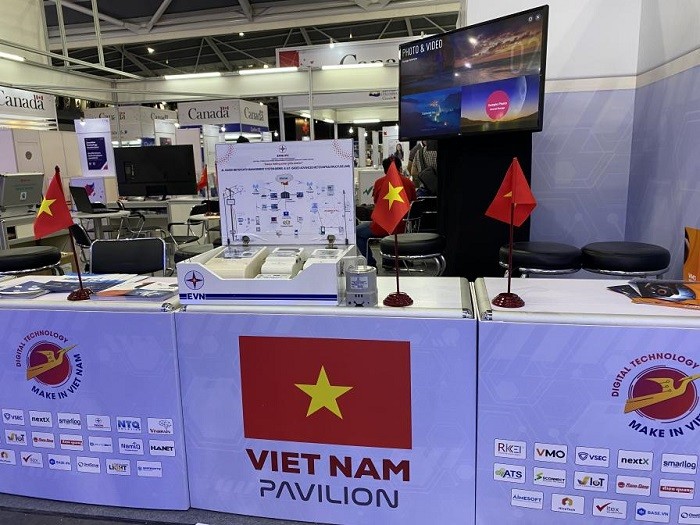 Gian hàng trưng bày Make in Viet Nam có những sản phẩm của CPCEMEC Gian hàng trưng bày Make in Viet Nam có những sản phẩm của CPCEMEC