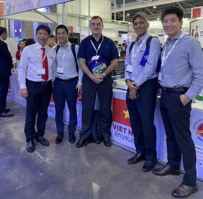 Gian hàng nhận được sự quan tâm của nhiều đại biểu tham dự Gian hàng nhận được sự quan tâm của nhiều đại biểu tham dự