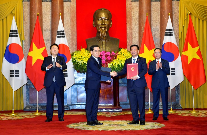 Chủ tịch nước Võ Văn Thưởng chủ trì Lễ đón Tổng thống Hàn Quốc Yoon Suk Yeol Chủ tịch nước Võ Văn Thưởng chủ trì Lễ đón Tổng thống Hàn Quốc Yoon Suk Yeol