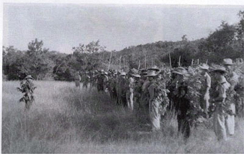 Đồng chí Nguyễn Minh Châu, Trung đoàn trưởng Trung đoàn 96, quán triệt nhiệm vụ cho đơn vị trước khi thực hiện nhiệm vụ. Ảnh tư liệu Đồng chí Nguyễn Minh Châu, Trung đoàn trưởng Trung đoàn 96, quán triệt nhiệm vụ cho đơn vị trước khi thực hiện nhiệm vụ. Ảnh tư liệu
