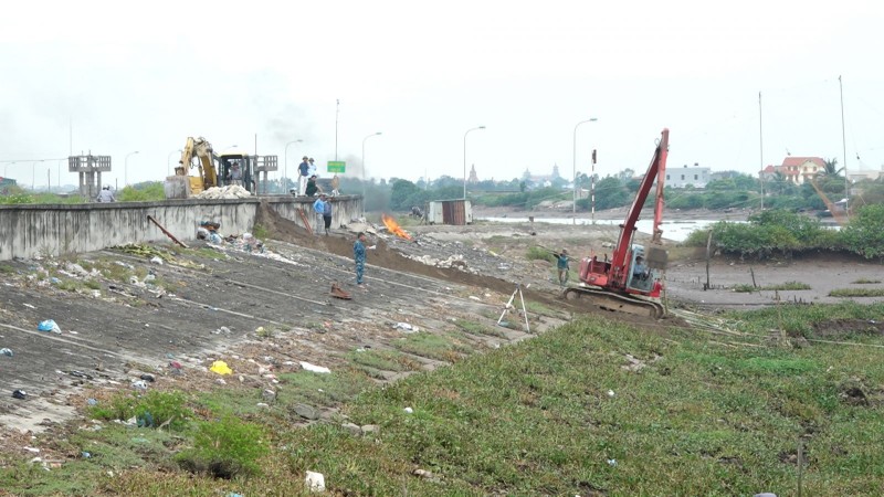 Thái Bình khẩn trương xử lý sự cố sạt lở đê biển số 6
