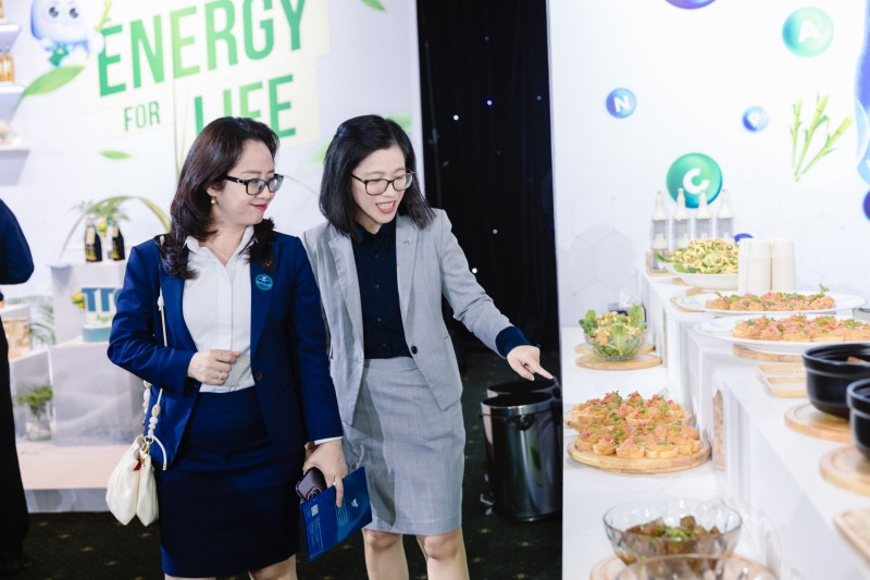 Các khách hàng và đối tác đều ấn tượng bởi các món ăn dinh dưỡng, thơm ngon, đa dạng được chế biến từ thực phẩm Plant-based của TTC AgriS Các khách hàng và đối tác đều ấn tượng bởi các món ăn dinh dưỡng, thơm ngon, đa dạng được chế biến từ thực phẩm Plant-based của TTC AgriS