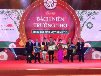 Đại tiệc “Bách niên trường thọ” dành cho gia đình xác lập nhiều kỷ lục Việt Nam