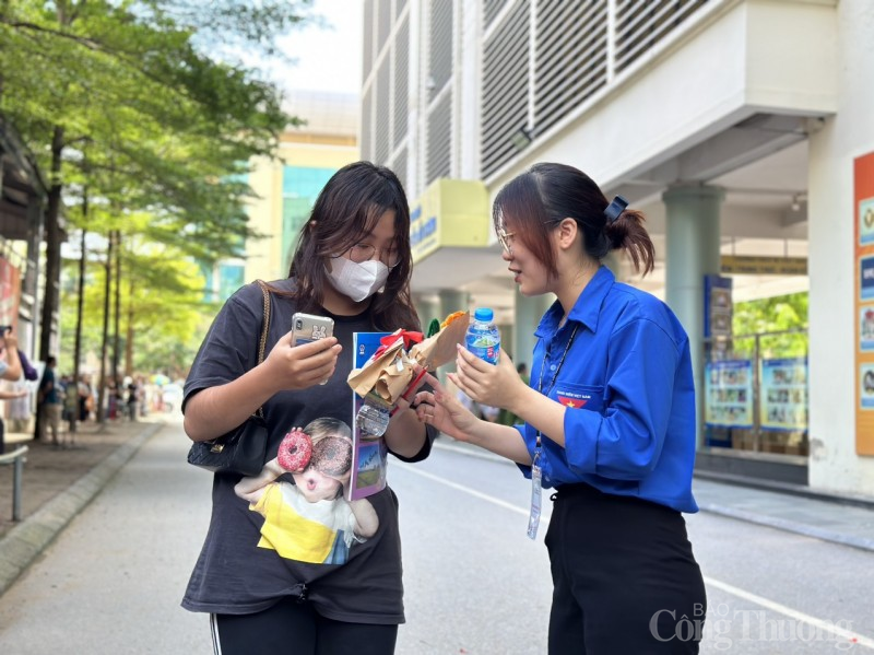 Thí sinh nhận xét gì về đề thi môn khoa học xã hội và khoa học tự nhiên? Thí sinh nhận xét gì về đề thi môn khoa học xã hội và khoa học tự nhiên?