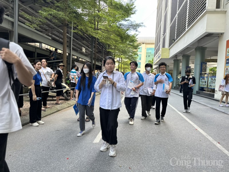 Thí sinh nhận xét gì về đề thi môn khoa học xã hội và khoa học tự nhiên? Thí sinh nhận xét gì về đề thi môn khoa học xã hội và khoa học tự nhiên?