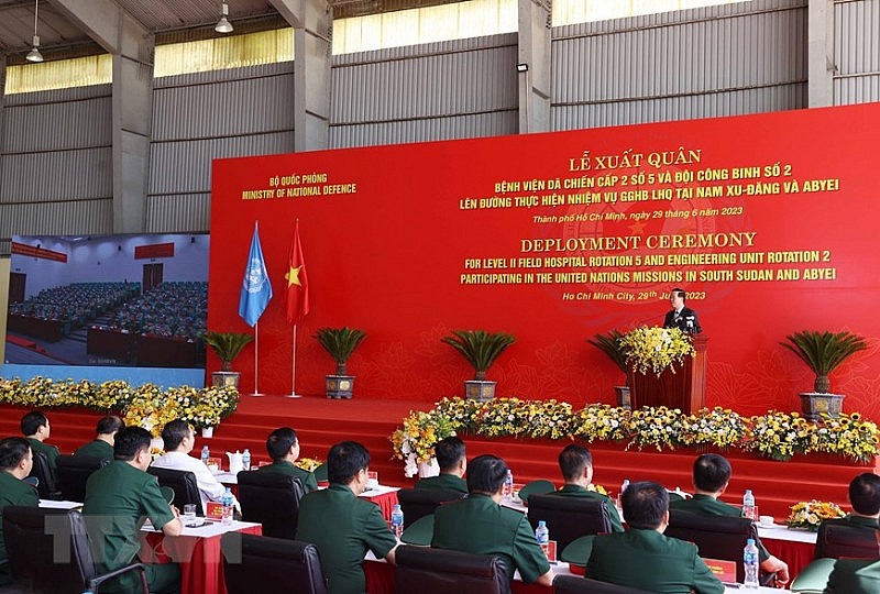 Quang cảnh buổi lễ. Quang cảnh buổi lễ.